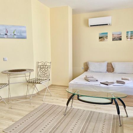 Apartments In Complex Sunny Island Deluxe تشيرنوموريتس المظهر الخارجي الصورة