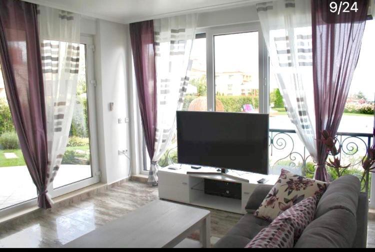 Apartments In Complex Sunny Island Deluxe تشيرنوموريتس المظهر الخارجي الصورة