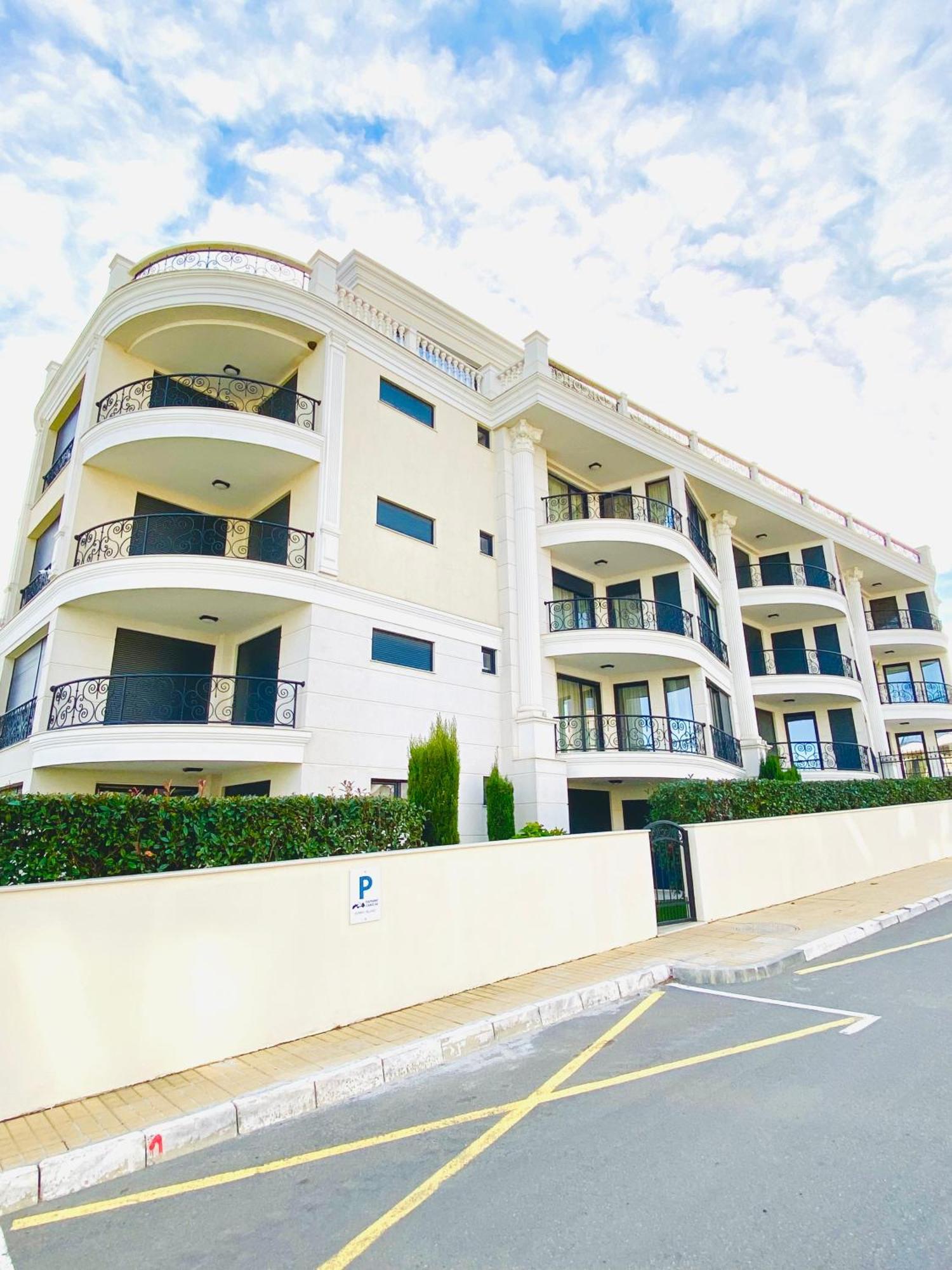 Apartments In Complex Sunny Island Deluxe تشيرنوموريتس المظهر الخارجي الصورة