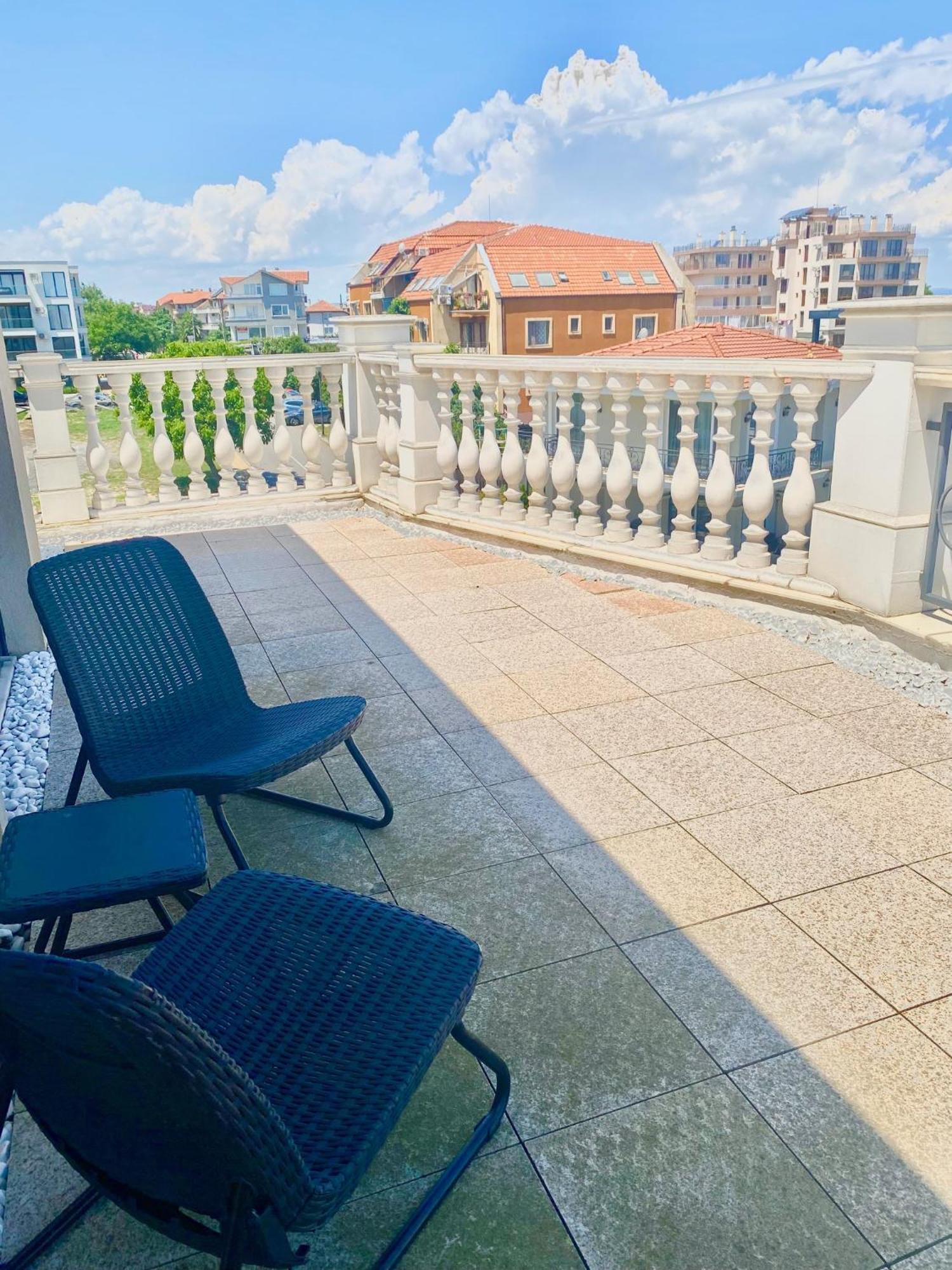 Apartments In Complex Sunny Island Deluxe تشيرنوموريتس المظهر الخارجي الصورة