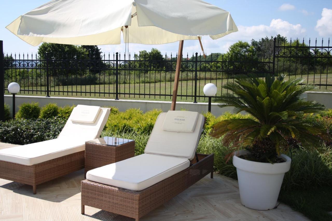 Apartments In Complex Sunny Island Deluxe تشيرنوموريتس المظهر الخارجي الصورة